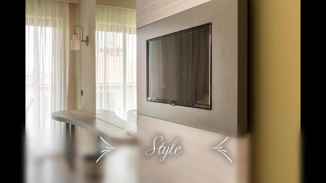 Hotel Square 4*